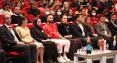 DEÜ'den 'Engelleri Aşan' Etkinlik