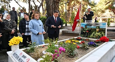 Başkan Tugay'dan resmi tören sitemi