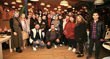 Seferihisar Adayı Ahmet Aydın gençlerin ilgi odağı oldu