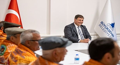 Yörüklerden Başkan Tugay'a renkli ziyaret