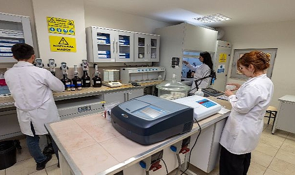 İzmir'de musluklardan içilebilir su akıyor