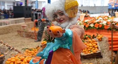  Mandalina Şenliği Coşkuyla 24. Kez Düzenleniyor