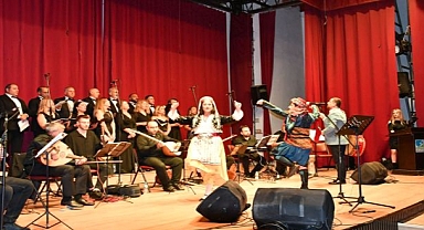 Türk Halk Müziği Korosu Fethiye’de büyüledi