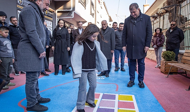 İzmir'de Kamusal Alanlar Yeniden Canlanıyor!