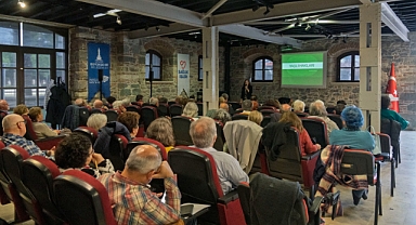 İzmir’de 3. Yaş Üniversitesi’nde İlk Ders Heyecanı!