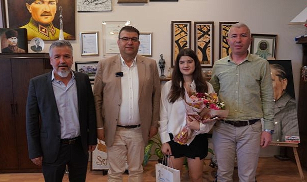 Başkanlık Koltuğu Geleceğin Liderine Emanet