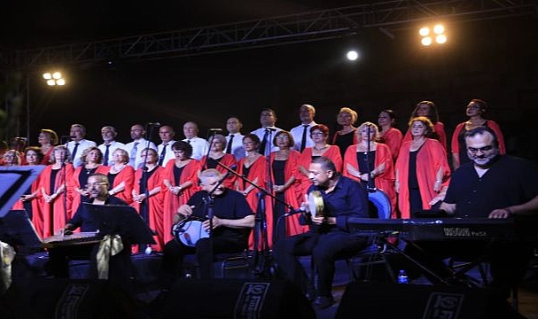 Seferihisar'da sanat ve dayanışma