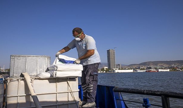 İzmir Körfezi için modifiye kil uygulaması devrede