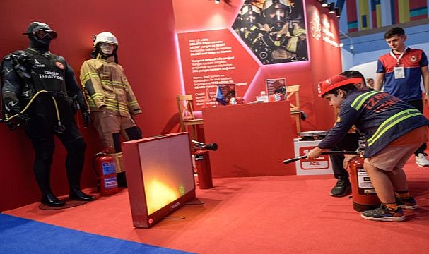 Alevler sanal, heyecan gerçek