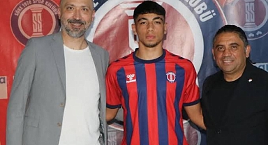 Seferihisar’ın Gururu Enes Efe Gül, 16 Yaşında Profesyonel Futbolcu Oldu