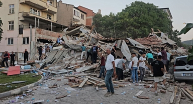 Balıkesir Sındırgı'da 6,1 Büyüklüğünde Deprem! Başkan Akın'dan Geçmiş Olsun Mesajı