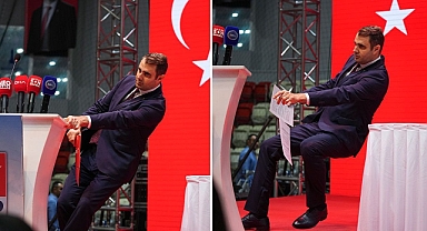 CHP İzmir İl Başkan Adayı Çağatay Güç Kürsüde Baygınlık Geçirdi