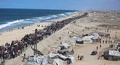 Gazze’de Ateşkes Sonrası Binlerce Filistinli Evlerine Dönüyor