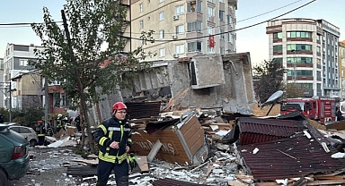 Gebze'de 7 Katlı Bina Çöktü: İki Çocuk Hayatını Kaybetti, Arama Kurtarma Sürüyor