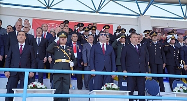 Seferihisar’da Cumhuriyet Bayramı Coşkusu Stadyumu Sardı