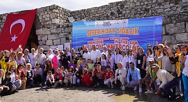 SEFERİHİSAR’DA ULUSLARARASI SULUBOYA FESTİVALİ RENKLİ GÖRÜNTÜLERLE SONA ERDİ