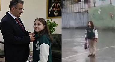 Yağmur Altında İstiklal Marşı Okuyan Zeynep’e Altın Ödül