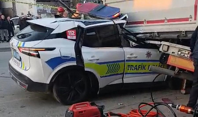 Alaşehir’de Polis Aracı TIR’a Çarptı: 1 Şehit, 1 Ağır Yaralı