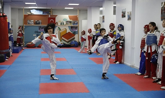 Seferihisar Belediyesi taekwondo takımı, uluslararası arenada izmir'in gururu oldu