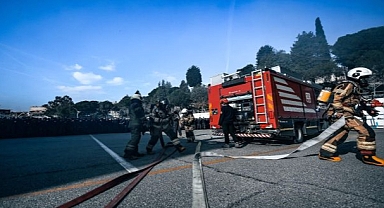 İtfaiye ekiplerinden polis okulunda yangın tatbikatı