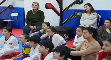 Seferihisar Belediyesi Taekwondo sporcularına Türkiye Şampiyonası öncesi “Psikolojik Destek”