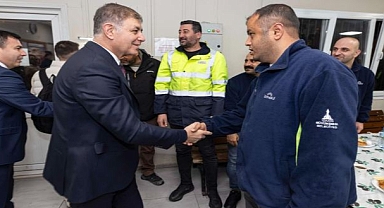 Başkan Tugay, mesaiye emekçi ile başladı