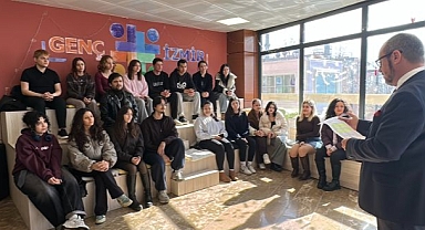 İzmir Büyükşehir Belediyesi gençlerin sanat yolculuğunu destekliyor