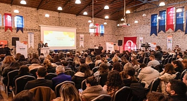 “İzmir Seninle” ile gençlere güçlü kariyer köprüsü