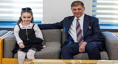 Başkanlık makamında gurur veren buluşma