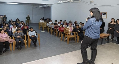 İzmir'de çocuklar iklim için ayakta