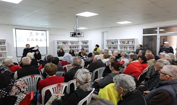 Seferihisar’da “Sağlıklı Yaşlanma” Söyleşisi’ne yoğun ilgi