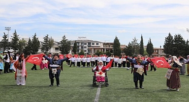 19 Mayıs Atatürk'ü anma ve Gençlik Spor Bayramı çoşkuyla kutland